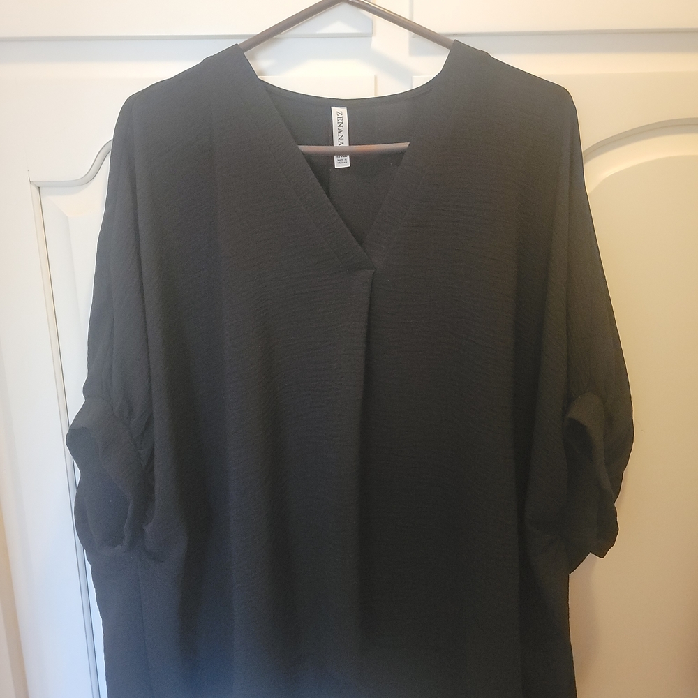 Zenana Outfitters Black V-Neck Top